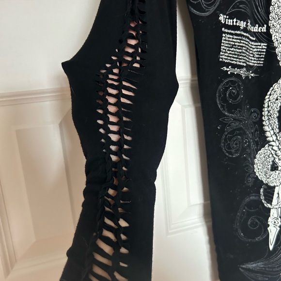 So nice black top - Picture 2 of 4